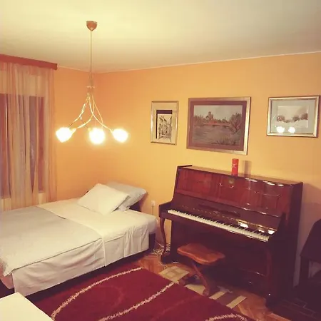 Emina Appartement *
